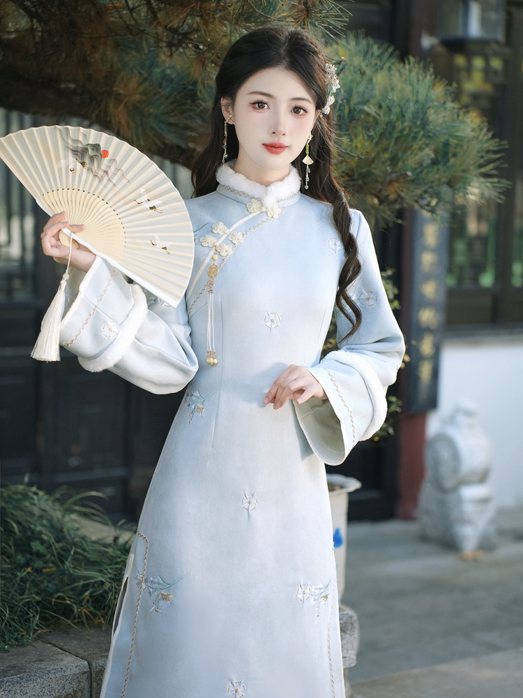 Embroidered Fleece-Lined New Chinese Style Qipao Dress with Pendant - Image 3