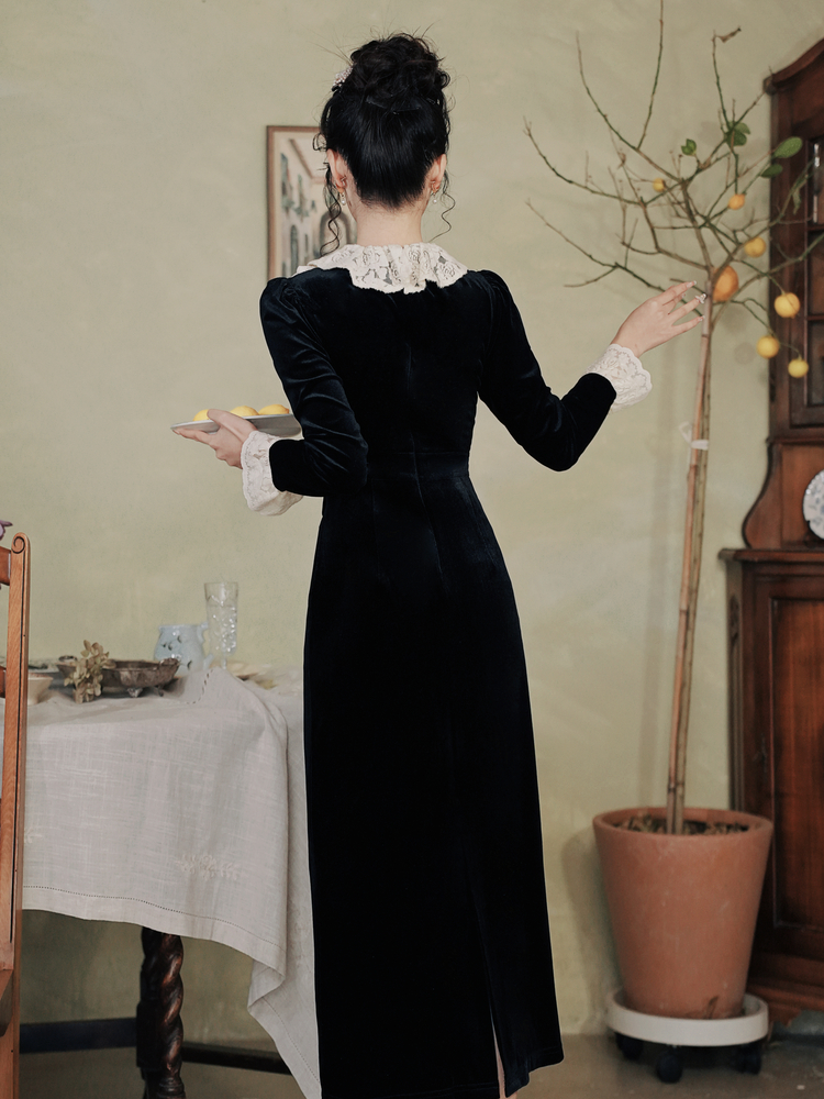 French Vintage Lace Collar Velvet Dress - Image 4