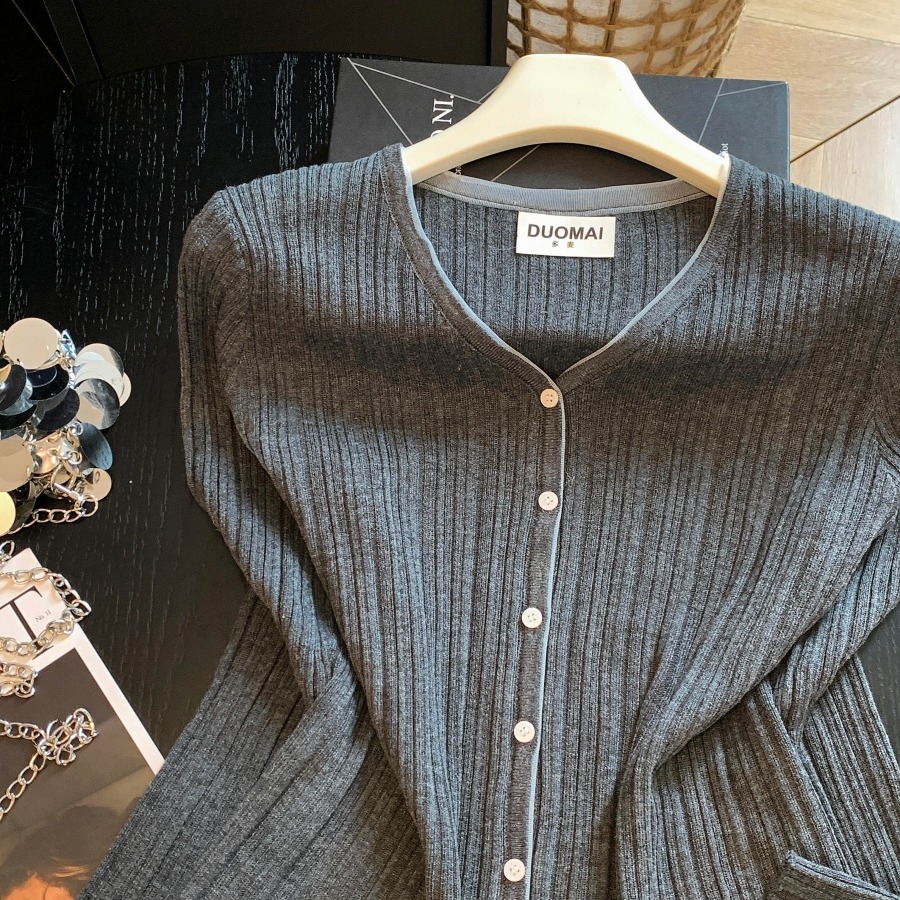 Korean Relaxed Knit Cardigan with Ruffle V-Neck and Textured Sheer Look for Early Fall Layering - Image 5