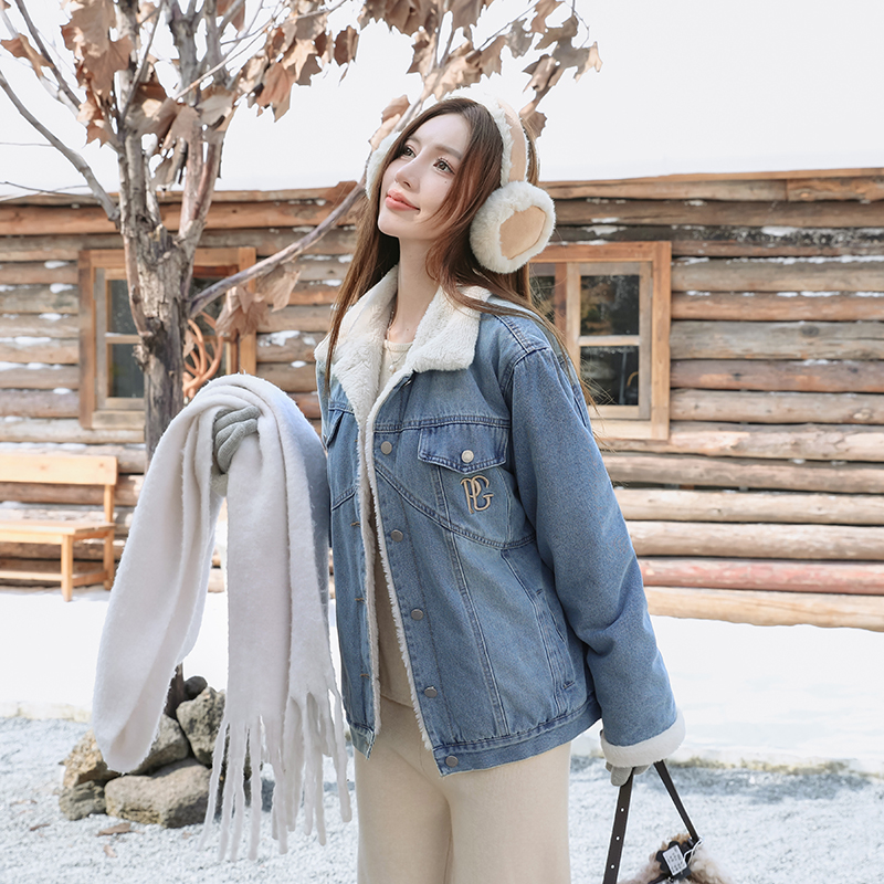 Women's Winter Embroidered Denim Cotton Jacket Loose Warm Padded Coat - Image 4
